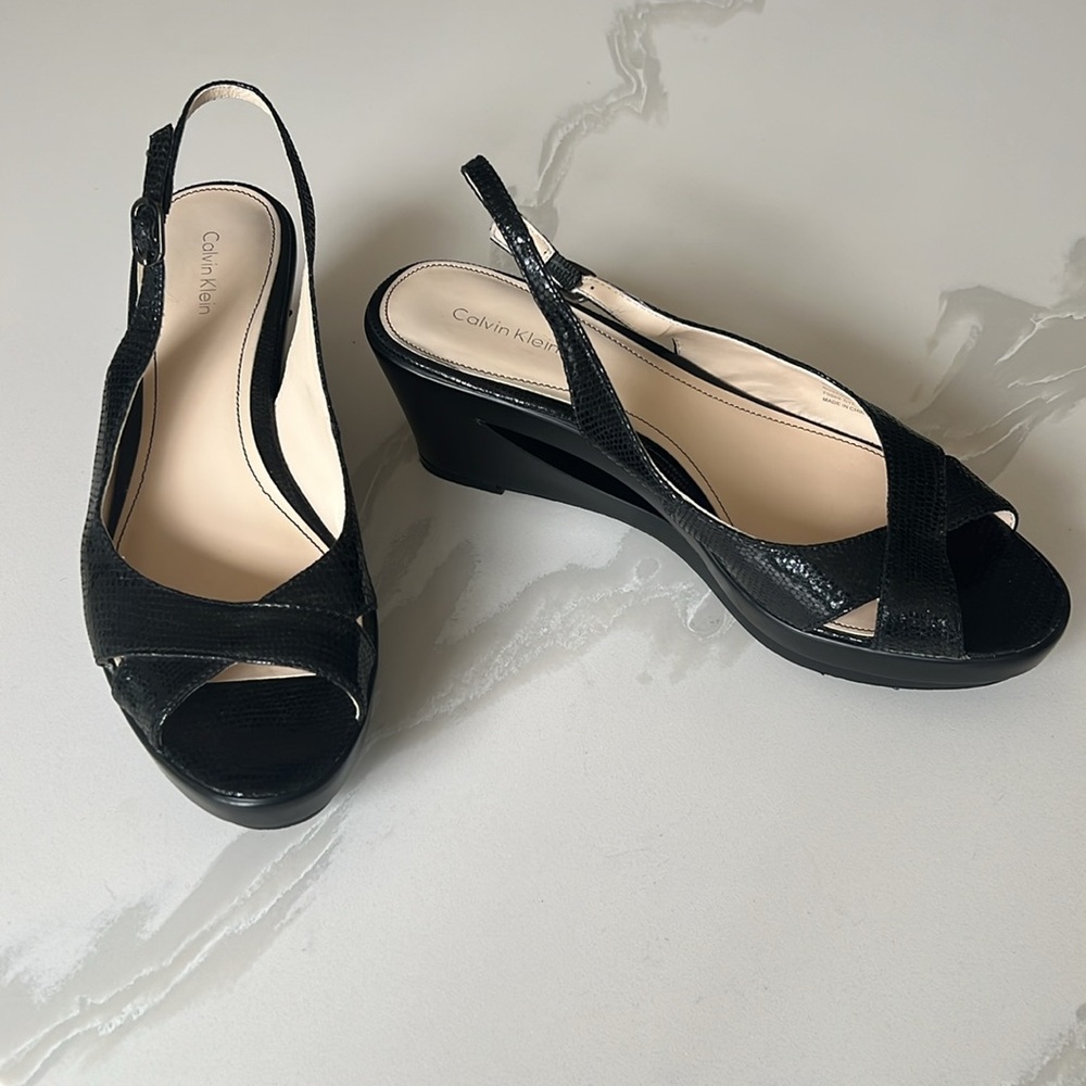 Calvin Klein Rosaria Black Slingback Open Toe Wedge Cut Out Sandals Womens 9 M